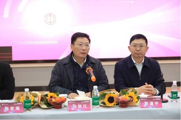 https://www.yibinu.edu.cn/__local/C/E6/47/472B8CF02BDF605B41189E3961E_27A5437C_8397.jpg